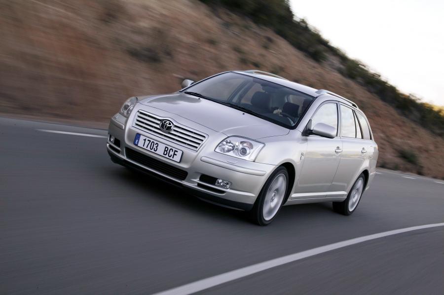  Toyota Avensis Wagon 2003 года  (фото 39 из 76)